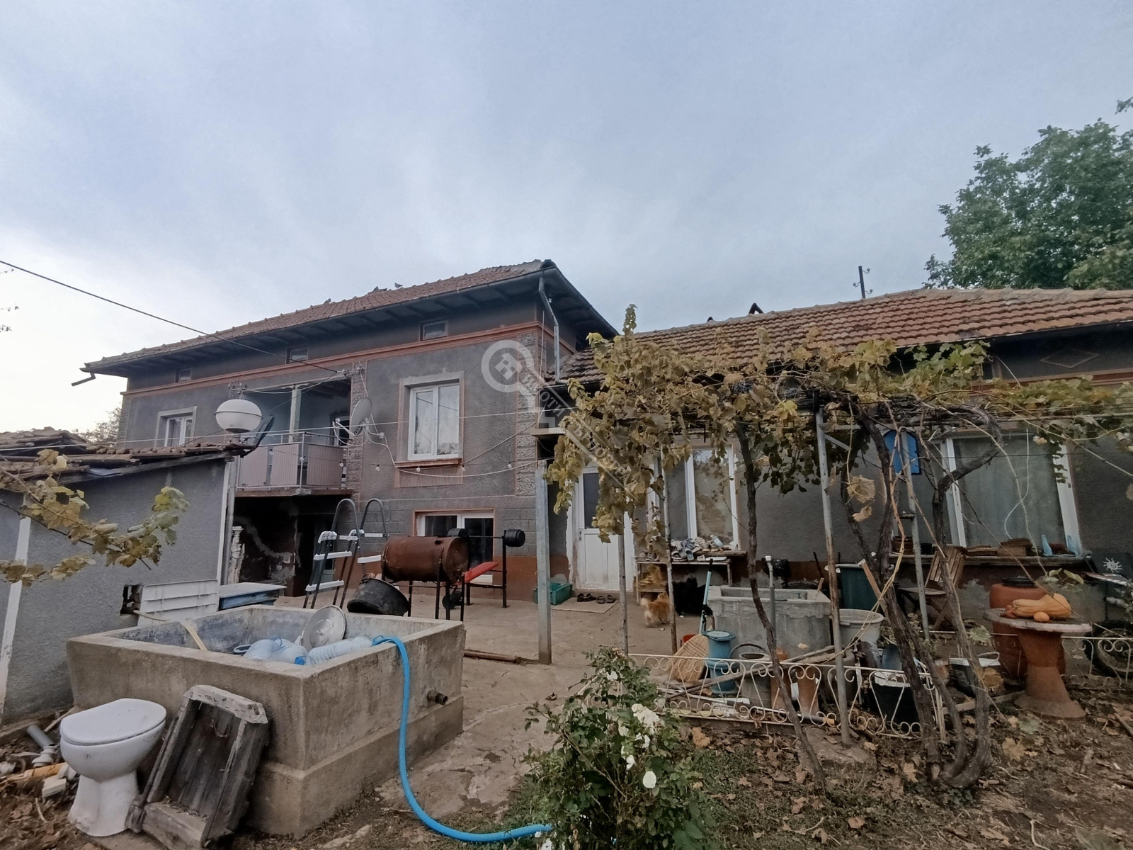 Продава  Къща област Велико Търново , с. Долна Липница , 100 кв.м | 93637695
