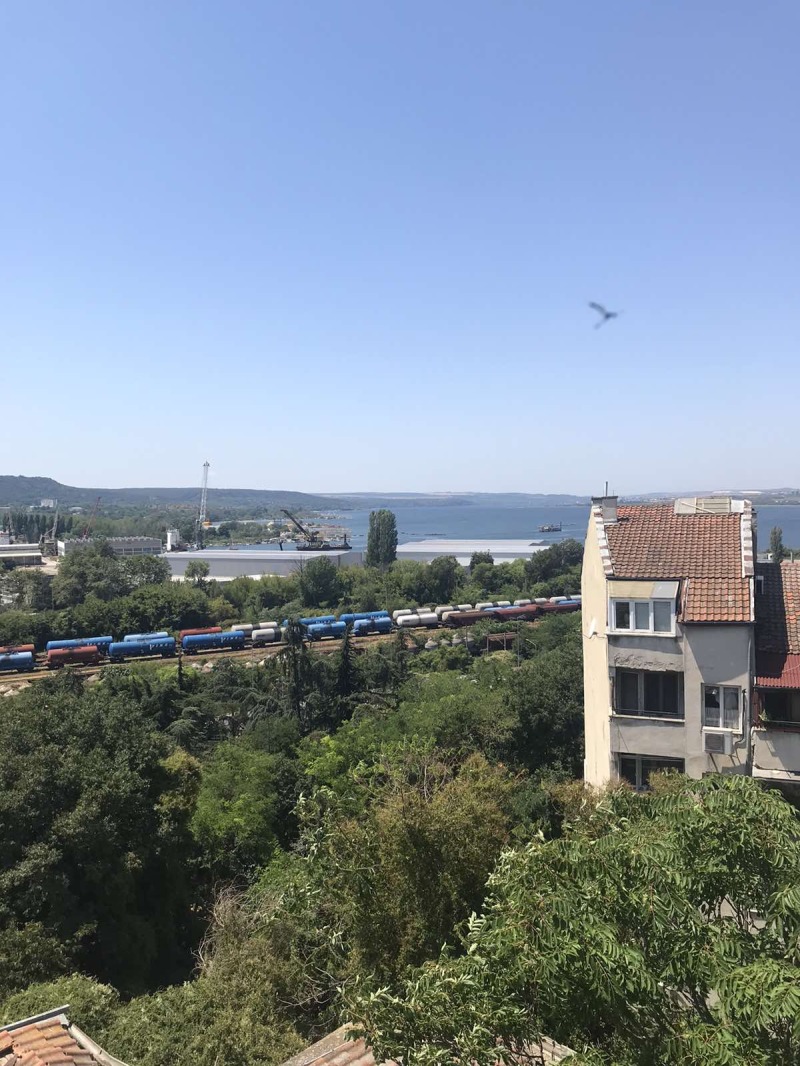 Продава 4-СТАЕН в град Варна, Погреби - 135 кв.м / 210 000 € » 410 724.30 лв., БЪЛГАРИЯ-ЕСТЕЙТ