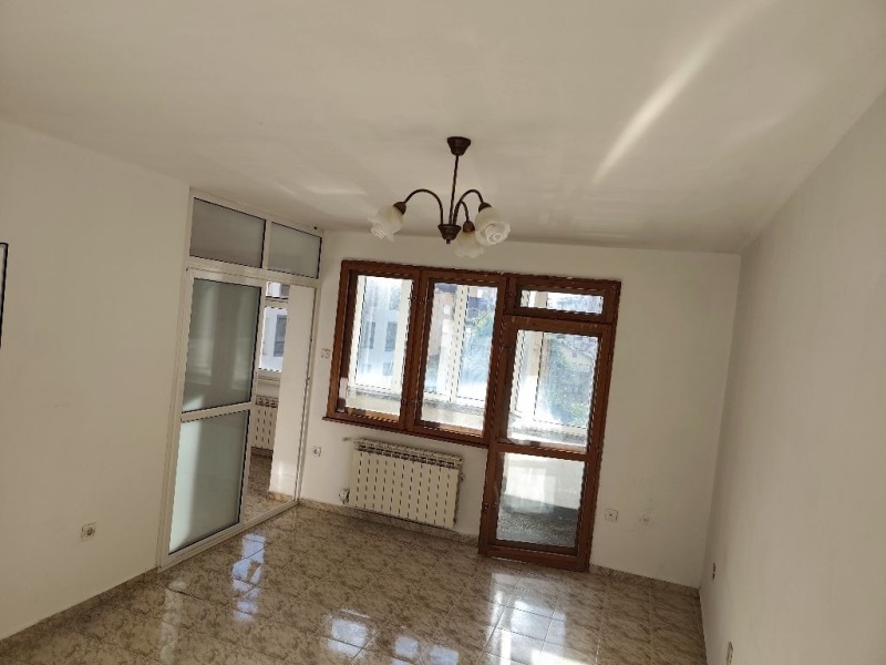 Продава  2-стаен град София , Банишора , 73 кв.м | 29132580