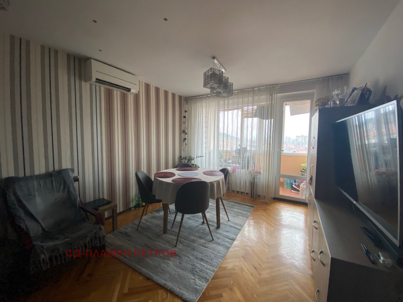 Продава  3-стаен град Шумен , 5-ти полк , 80 кв.м | 78457313