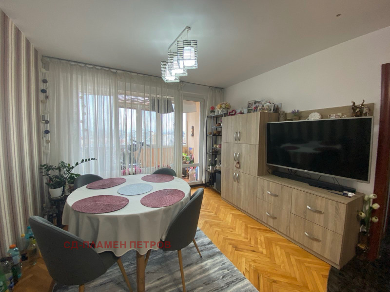 Продава  3-стаен град Шумен , 5-ти полк , 80 кв.м | 78457313 - изображение [8]