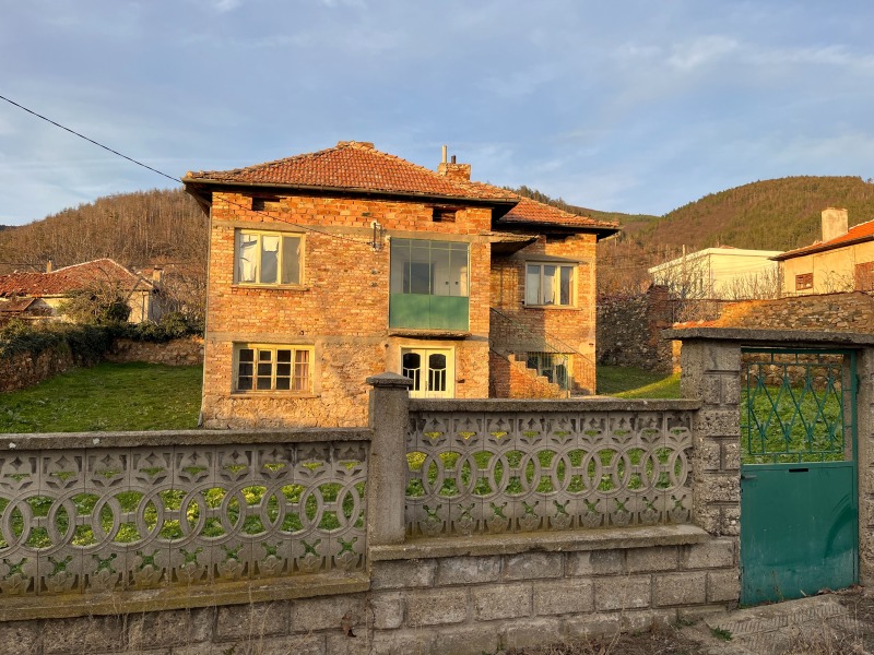 Продава КЪЩА, гр. Шипка, област Стара Загора, снимка 14 - Къщи - 52839638