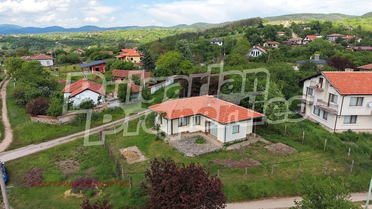 Продава КЪЩА, с. Горна Василица, област София област
