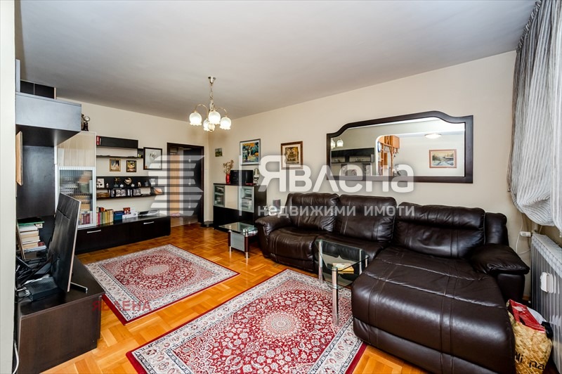 Till salu  2 sovrum Sofia , Mladost 4 , 100 kvm | 47736879