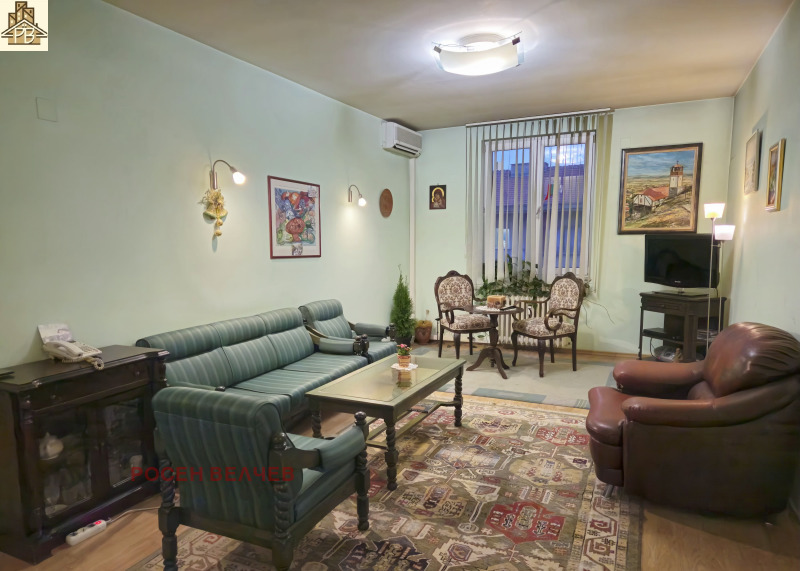 Продава 3-СТАЕН в град София, Център - 87 кв.м / 308 000 € » 602 395.64 лв., РОСЕН ВЕЛЧЕВ