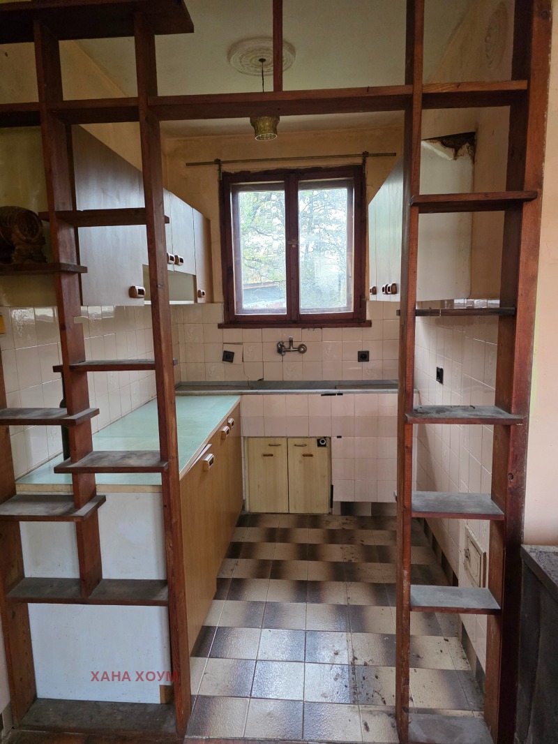 Продава КЪЩА, гр. Троян, област Ловеч, снимка 8 - Къщи - 52124140