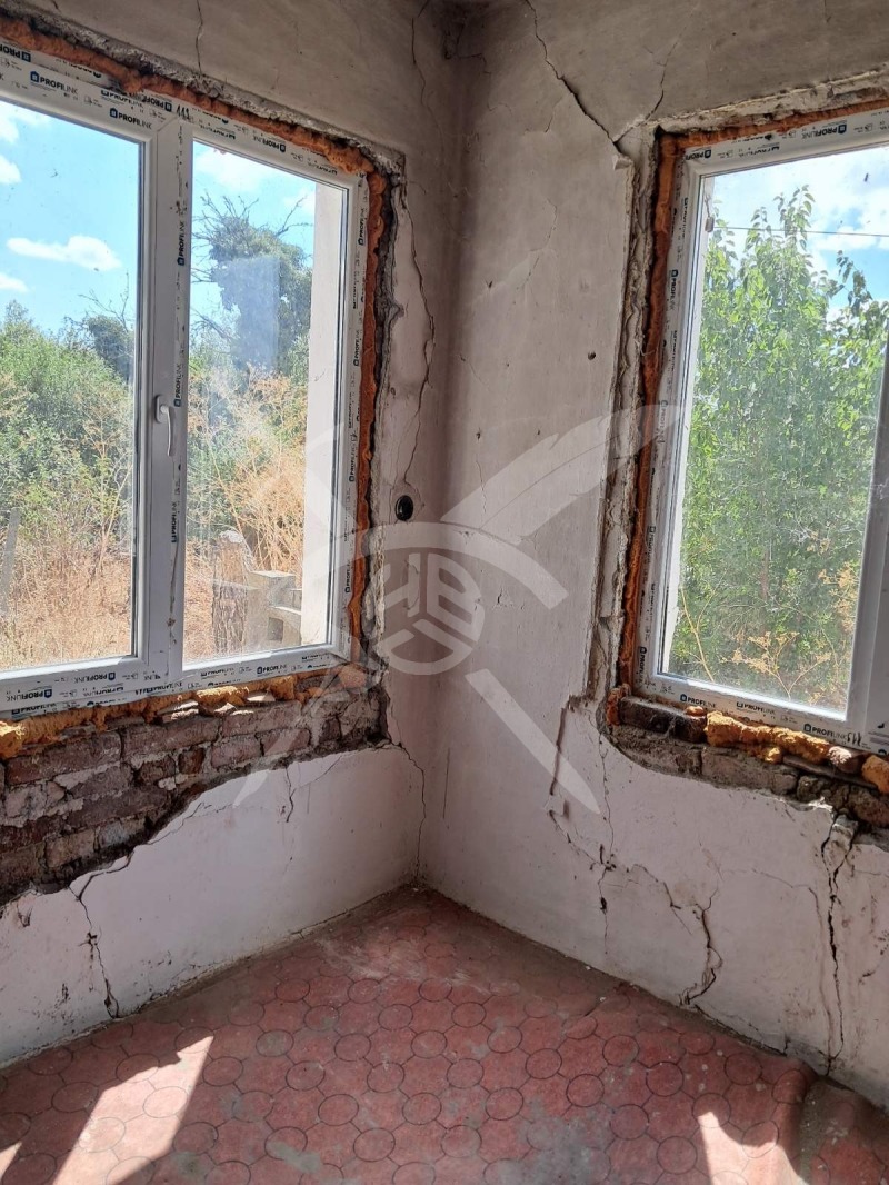 Продава КЪЩА, гр. Карнобат, област Бургас, снимка 10 - Къщи - 52621749