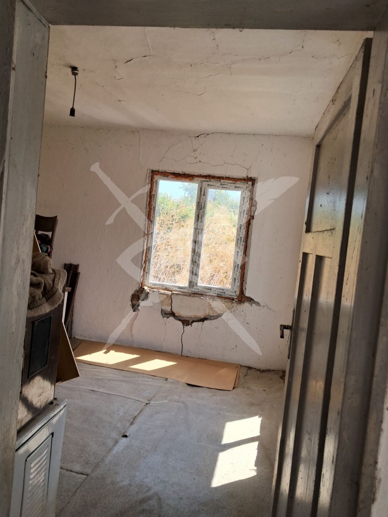 Продава КЪЩА, гр. Карнобат, област Бургас, снимка 6 - Къщи - 52621749