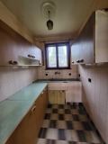 Продава КЪЩА, област Ловеч, гр. Троян • 68000 € / 132996.44 лв. • 61048546 9
