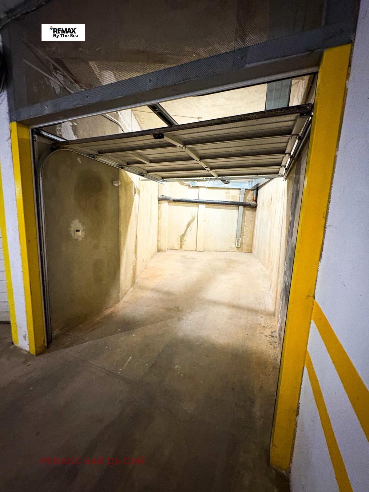 Продава ГАРАЖ, ПАРКОМЯСТО, гр. Варна, Операта, снимка 2 - Гаражи и паркоместа - 53980672