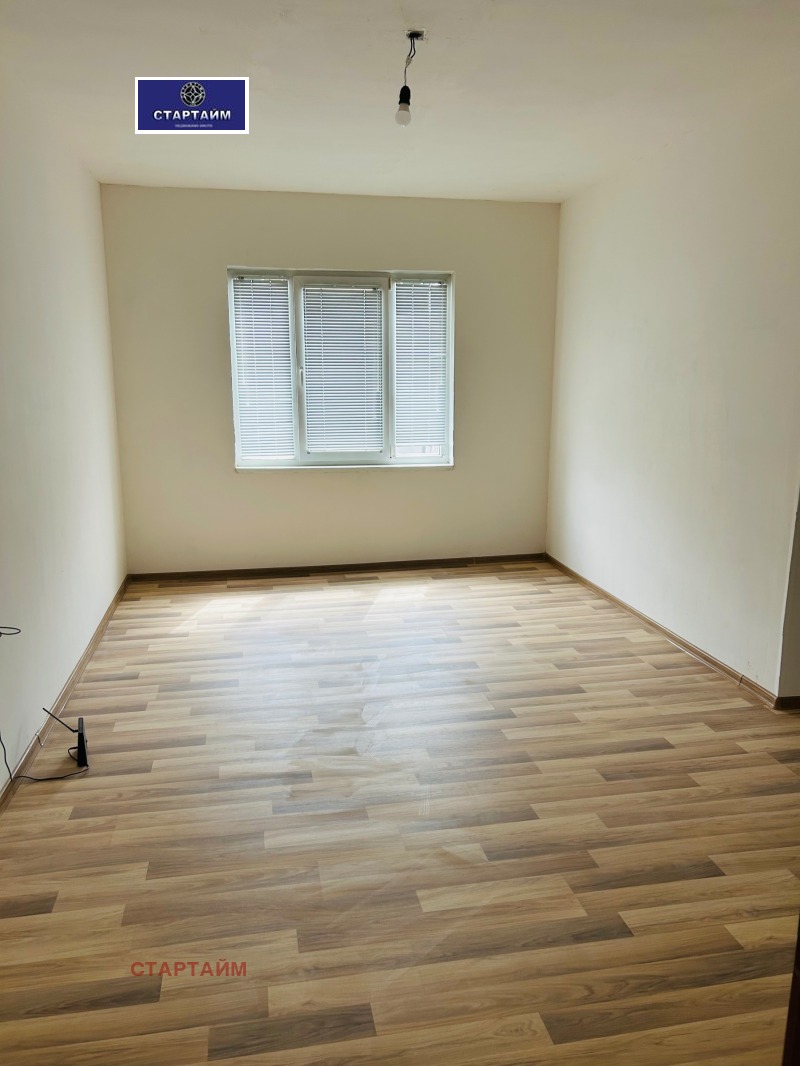 Na prodej  Podlaha domu Sofia , Levski , 120 m2 | 87377027