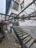 Продава КЪЩА, град Хасково, Промишлена зона - Изток • 90000 € / 176024.70 лв. • 60787209 1