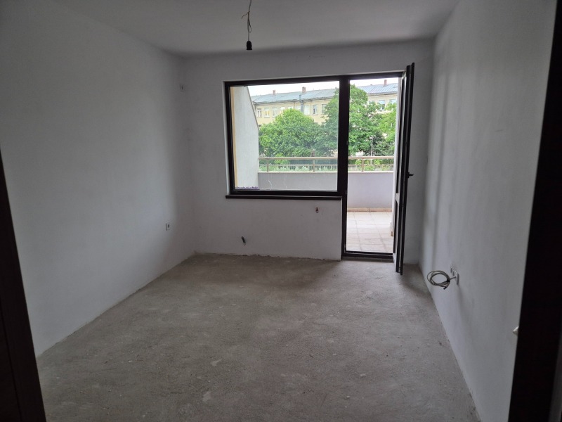 Продава  2-стаен град Плевен , Широк център , 79 кв.м | 55631402