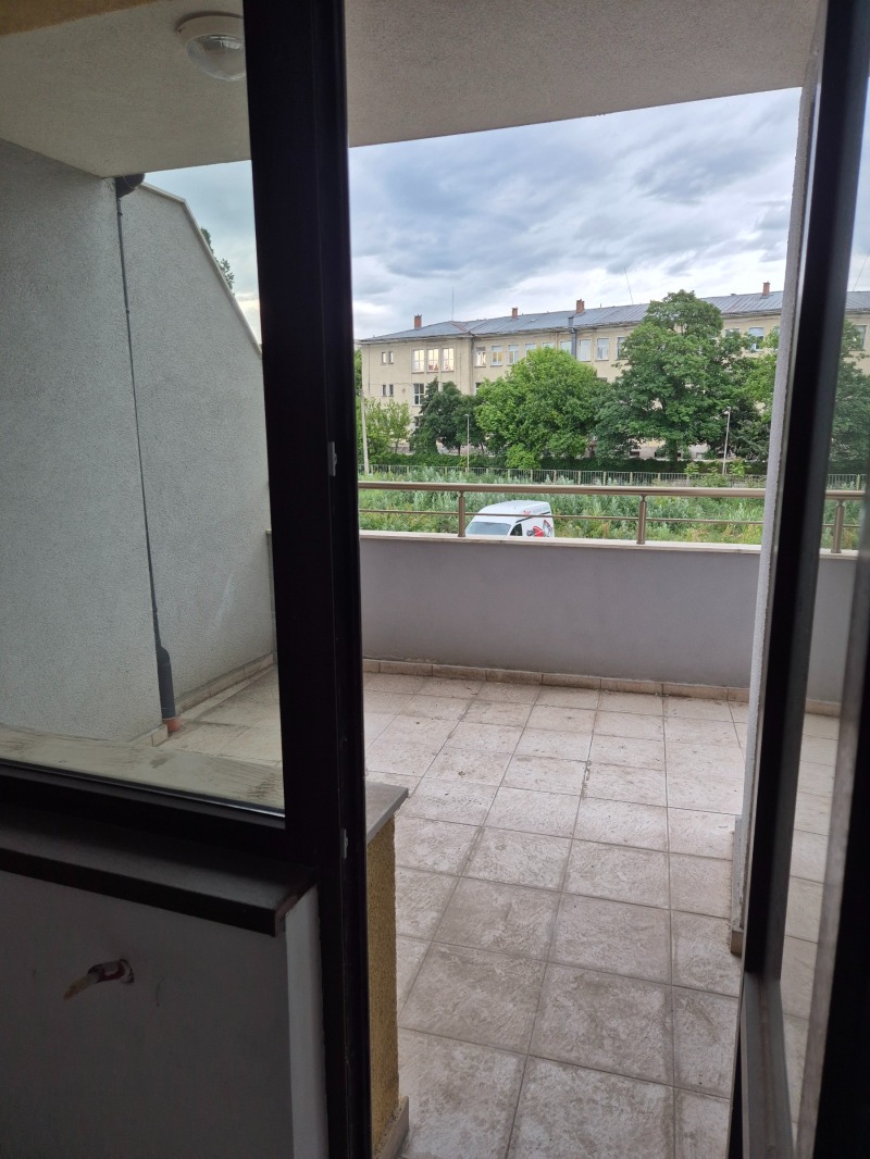 Продава  2-стаен град Плевен , Широк център , 79 кв.м | 55631402 - изображение [2]