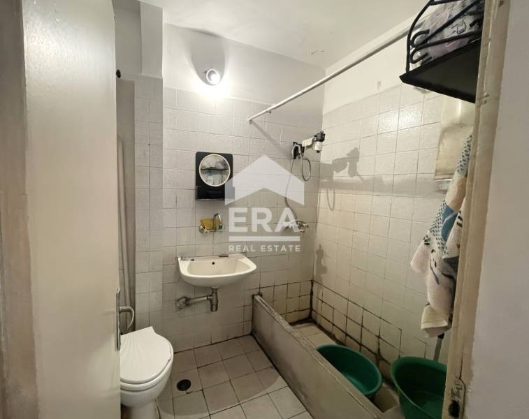 Продава 2-СТАЕН, гр. Кърджали, Център, снимка 9 - Апартаменти - 54352190