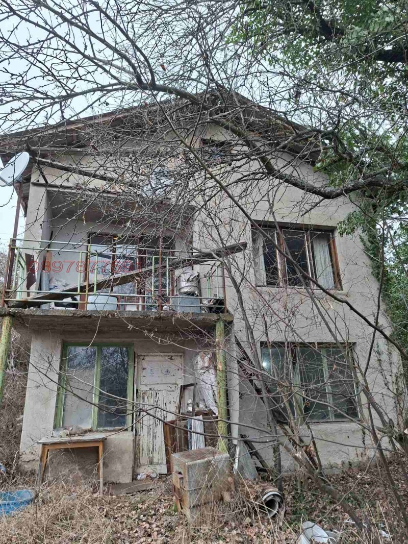 Продава ВИЛА, с. Цръклевци, област София област