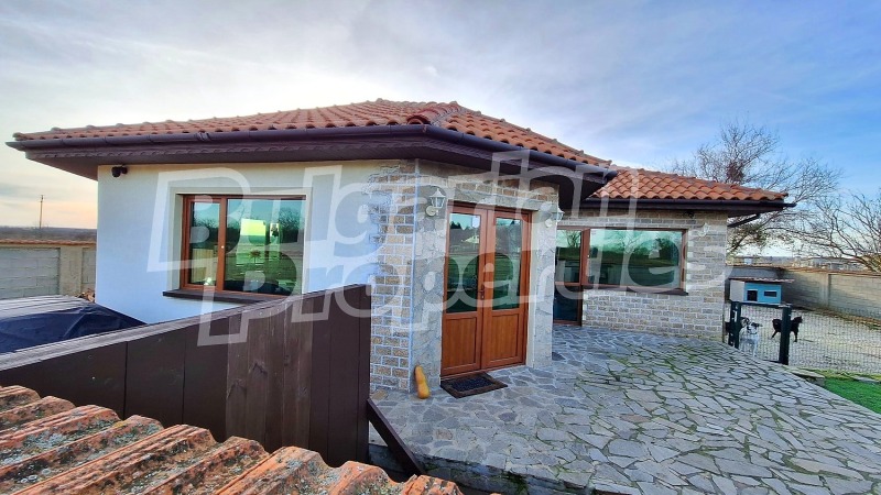 Продава КЪЩА в област Добрич, с. Стражица - 141 кв.м / 179 000 € » 350 093.57 лв., БЪЛГЕРИАН ПРОПЕРТИС