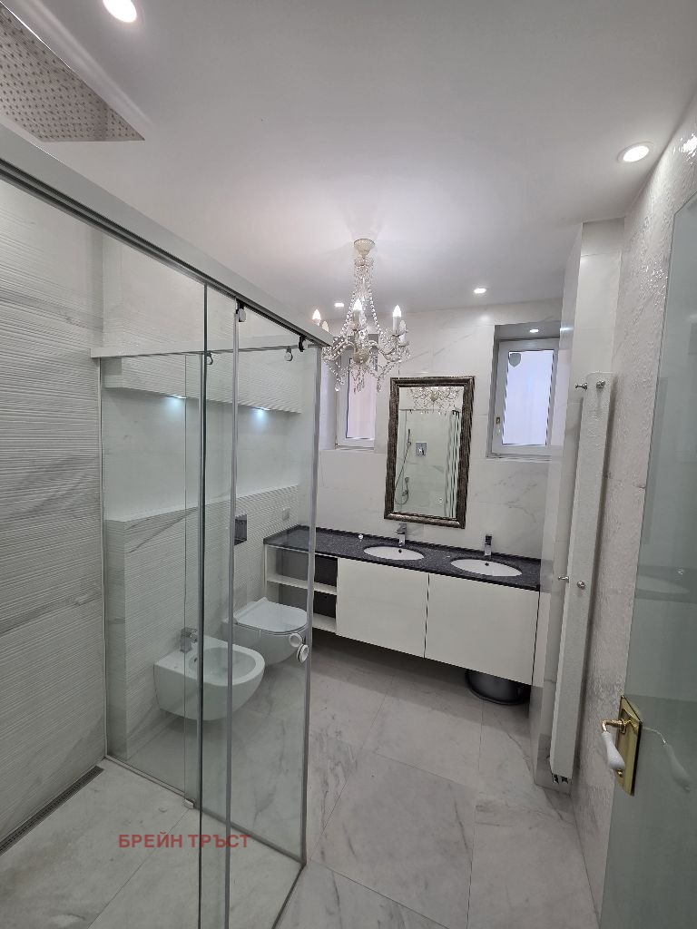 Продава 4-СТАЕН, гр. София, Център, снимка 15 - Апартаменти - 54290245