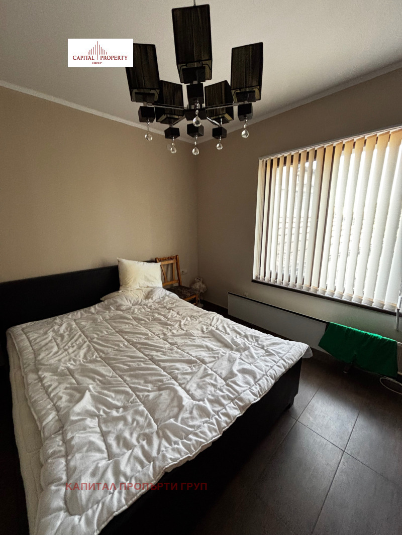 Продава КЪЩА, област Хасково, гр. Харманли • 350000 € / 684540.50 лв. • 85793030 1