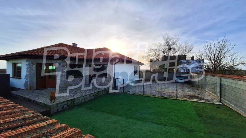 Продава КЪЩА, с. Стражица, област Добрич, снимка 16 - Къщи - 52885433