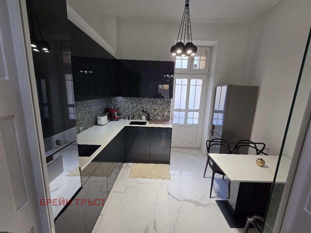 Продава 4-СТАЕН, гр. София, Център, снимка 9 - Апартаменти - 54290245