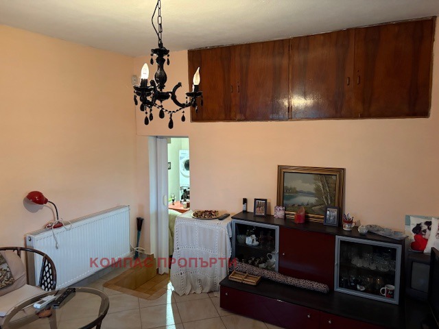 Продава КЪЩА, гр. Перник, Църква, снимка 3 - Къщи - 52456094