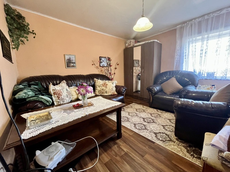 Продава КЪЩА, с. Василево, област Добрич, снимка 7 - Къщи - 53429561