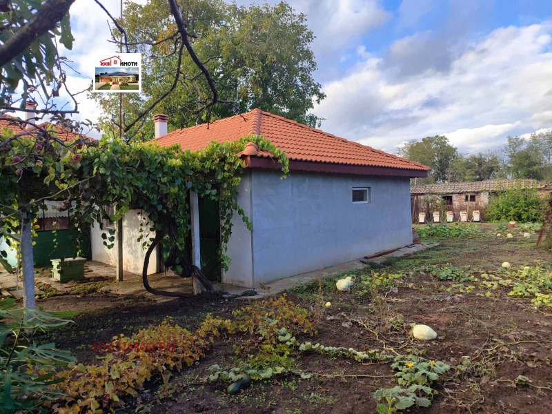 Продава КЪЩА, с. Захари Стояново, област Добрич, снимка 15 - Къщи - 47493843