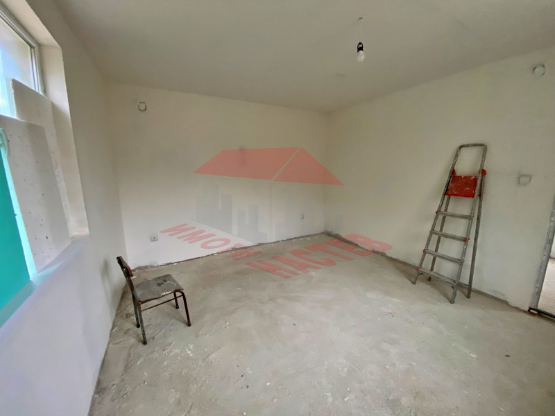 Продава КЪЩА, гр. Шумен, Куршун чешма, снимка 4 - Къщи - 52360387