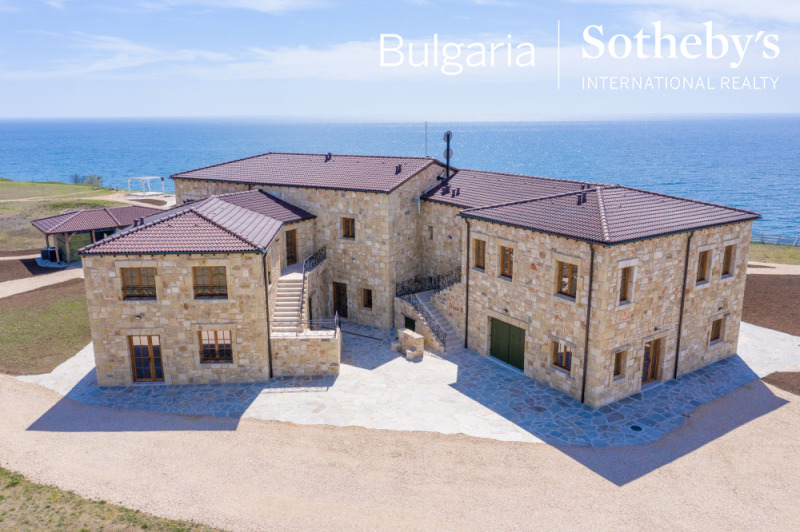 Продава ХОТЕЛ, с. Българево, област Добрич, снимка 2 - Хотели - 53073831