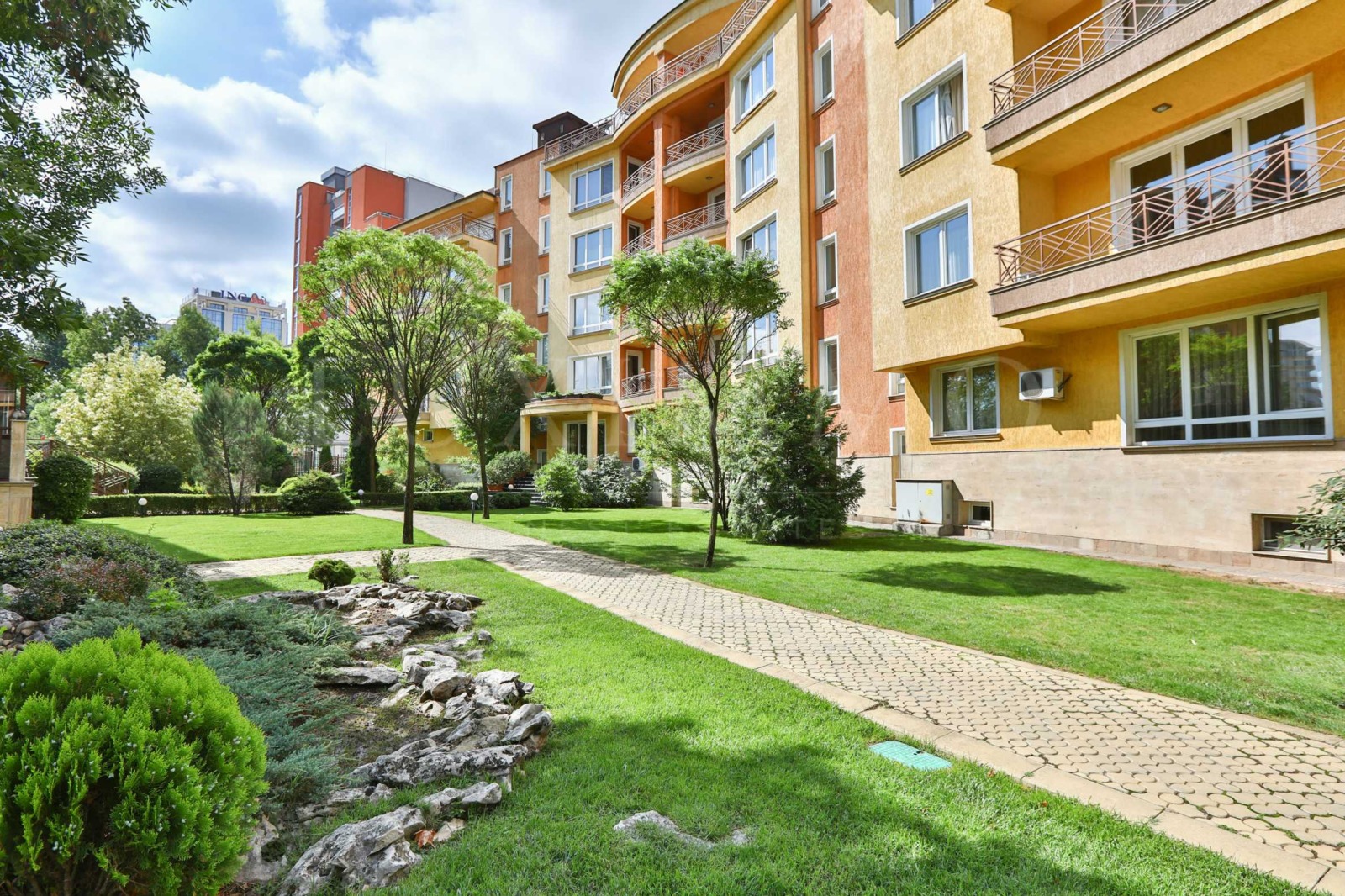 Продава 2-СТАЕН, гр. София, Борово