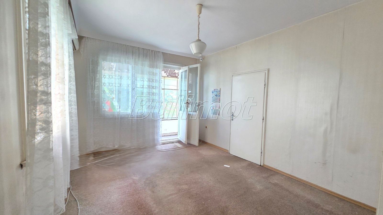 Продава 4-СТАЕН, гр. Варна, Левски 1