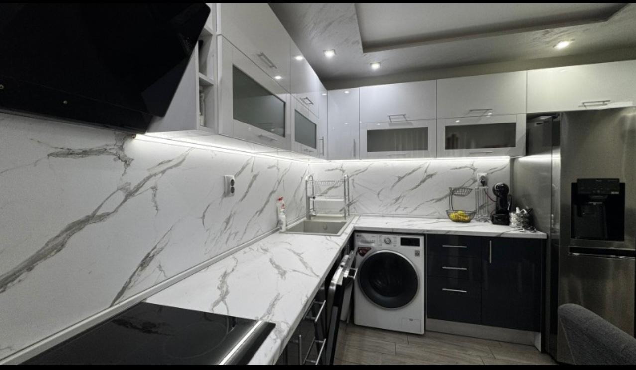 Продава КЪЩА, гр. Плевен, Широк център, снимка 2 - Къщи - 53644089