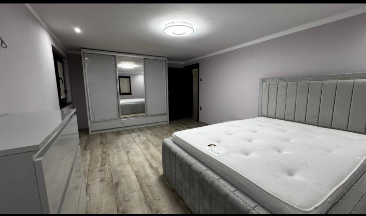 Продава КЪЩА, гр. Плевен, Широк център, снимка 2 - Къщи - 54375958