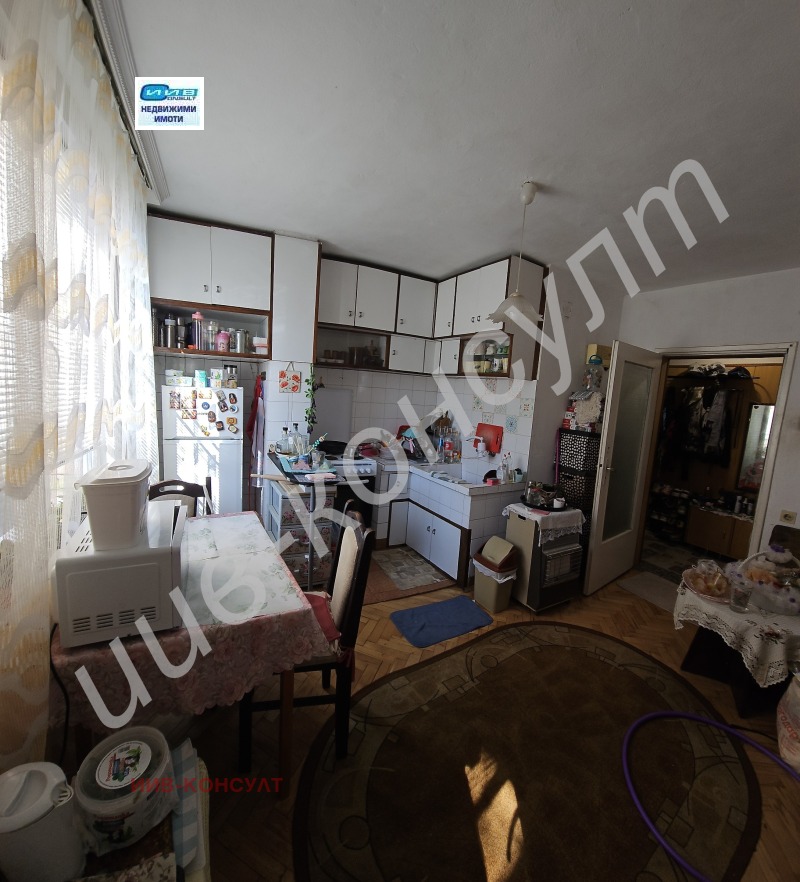 Myytävänä  2 makuuhuonetta Veliko Tarnovo , Kolju Fitšeto , 90 neliömetriä | 97014758 - kuva [3]