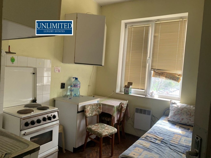 Продава 3-СТАЕН, гр. Перник, Изток