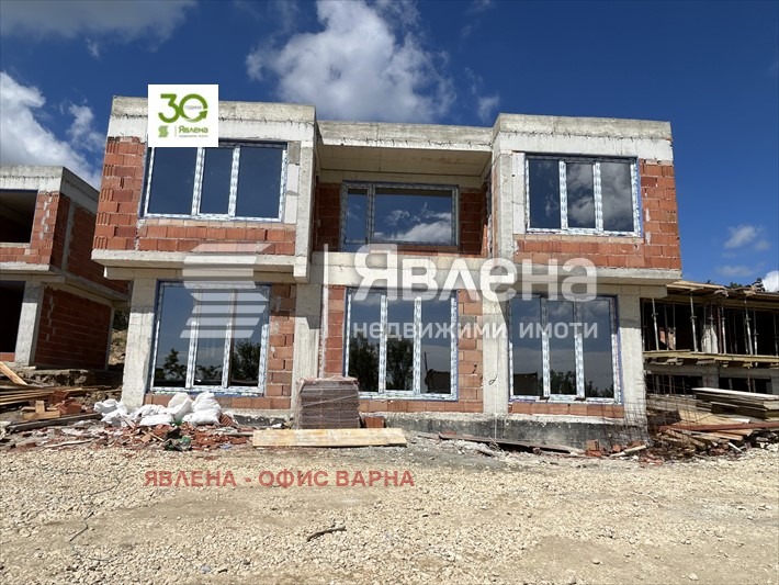 Продава КЪЩА, гр. Варна, м-т Акчелар, снимка 1 - Къщи - 47088715