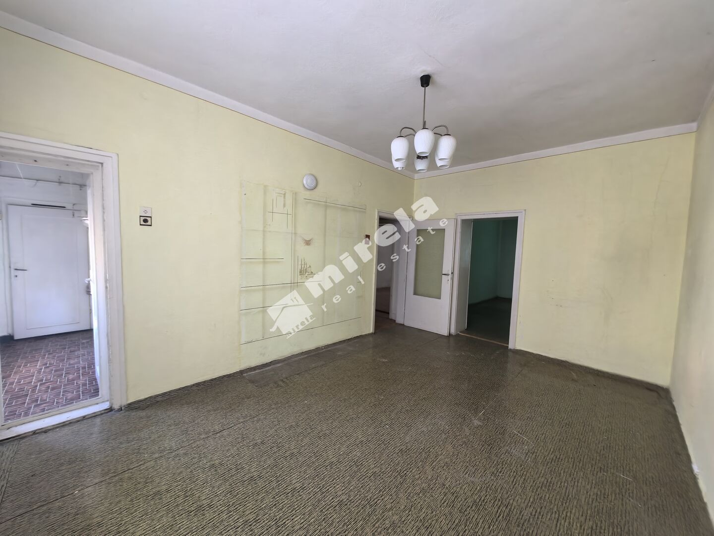 Продава 3-СТАЕН, гр. Ямбол, Център, снимка 2 - Апартаменти - 54686267