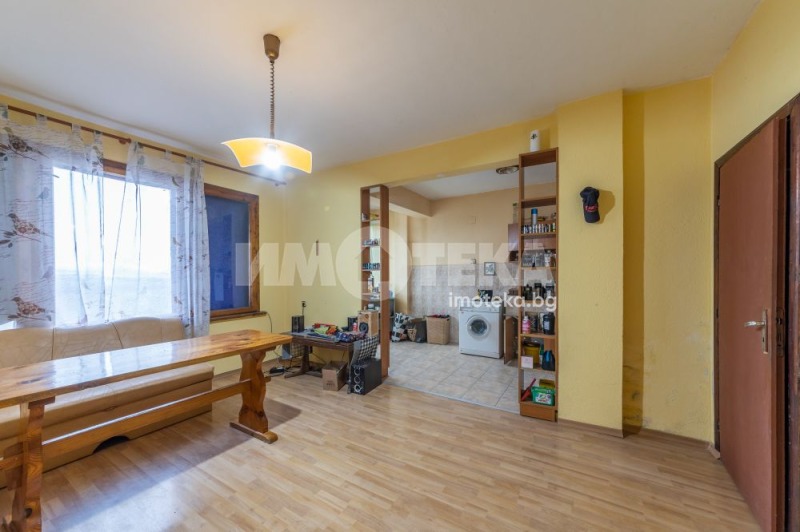 À venda  Andar da casa Varna , Topoli , 120 m² | 32235425