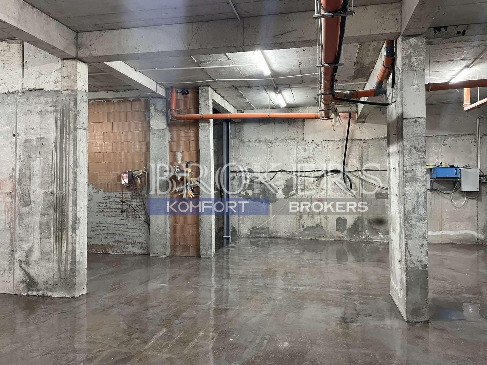 Продава ГАРАЖ, ПАРКОМЯСТО, гр. Варна, Левски 1, снимка 2 - Гаражи и паркоместа - 52603207