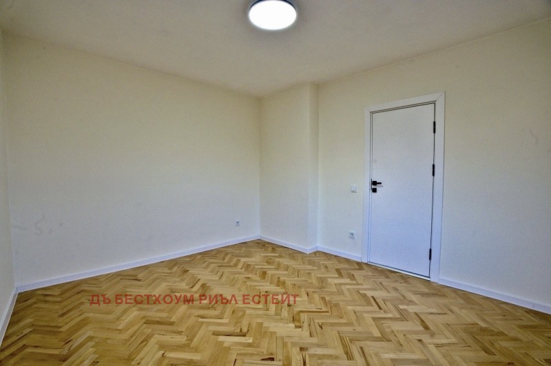 Продава 4-СТАЕН, град Варна, Лятно кино Тракия • 249000 € / 487001.67 лв. • 44701607 1