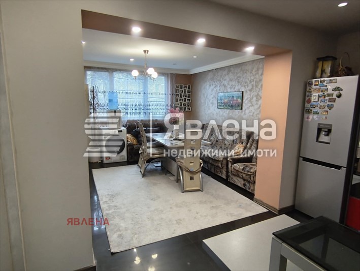 Продава ЕТАЖ ОТ КЪЩА, гр. Божурище, област София област, снимка 2 - Етаж от къща - 53820675