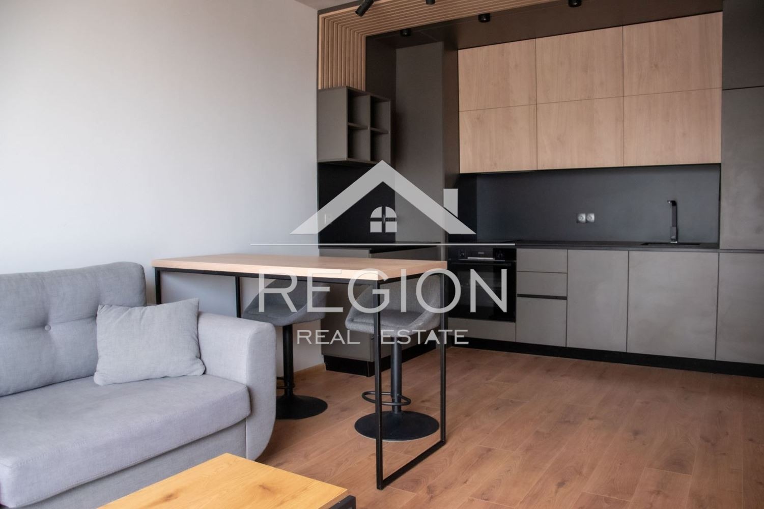 Продава 2-СТАЕН, гр. Варна, Бриз, снимка 2 - Апартаменти - 56504815