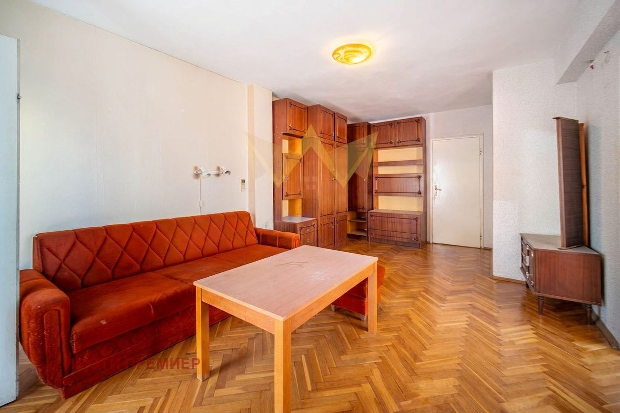 Продава 3-СТАЕН, гр. Варна, Спортна зала