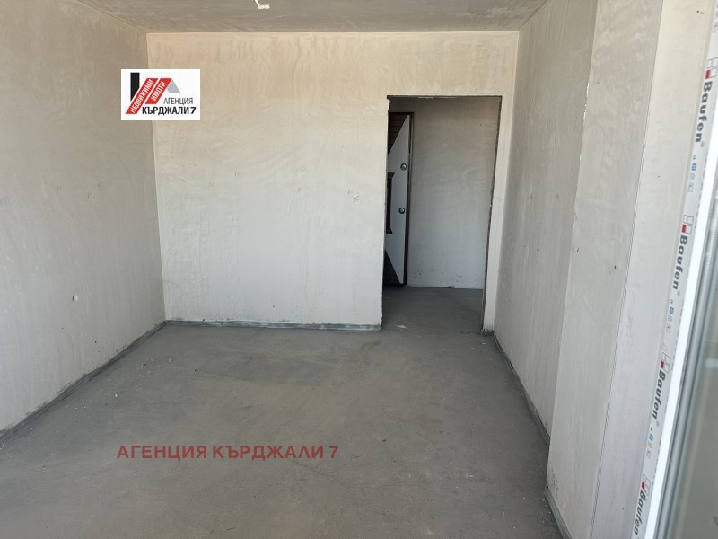 Te koop  2 slaapkamers Kardzjali , Vazrozjdentsi , 85 m² | 19359751 - afbeelding [5]