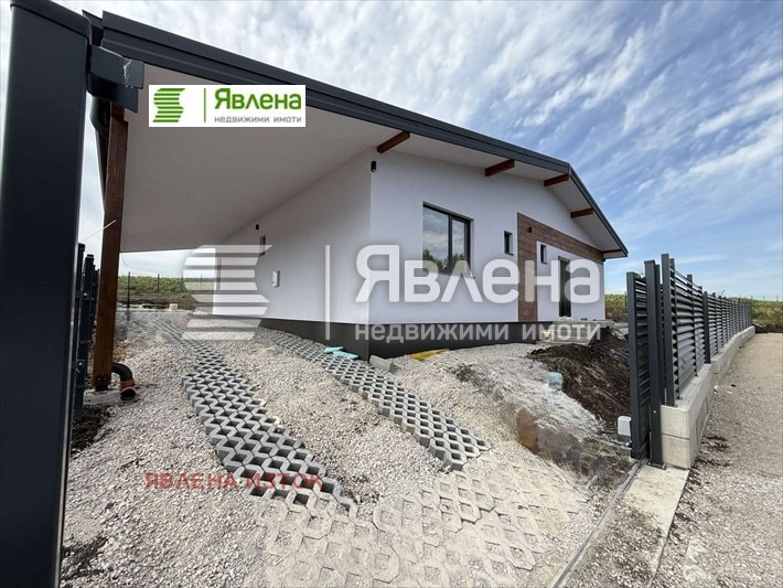 Продава КЪЩА, с. Хераково, област София област