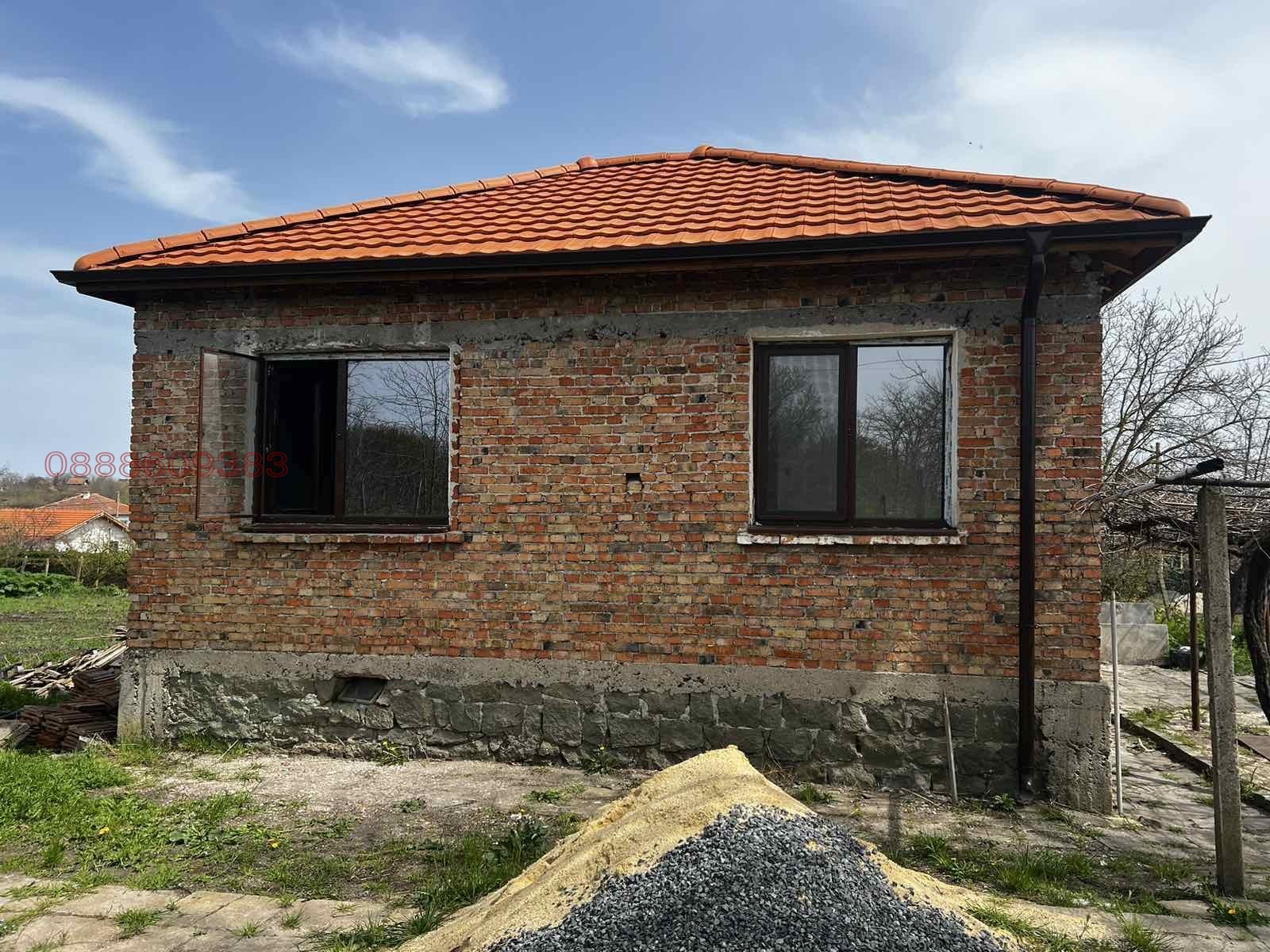 Продава КЪЩА, с. Ливада, област Бургас, снимка 2 - Къщи - 54286962