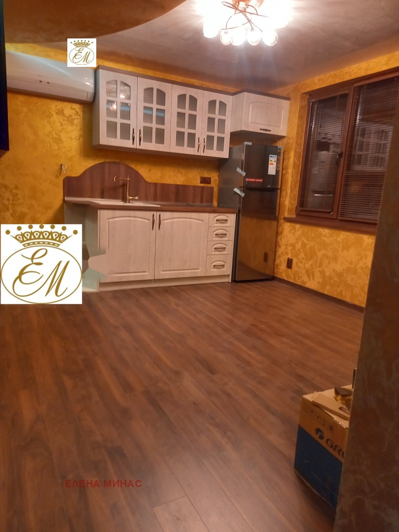 Продава 4-СТАЕН, град Шумен, Пазара • 195000 € / 381386.85 лв. • 88434467 1