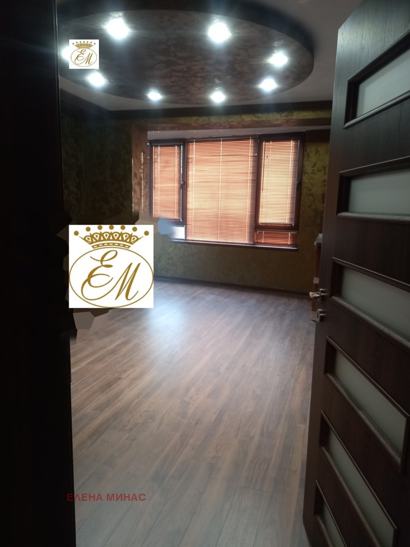 Продава 4-СТАЕН, гр. Шумен, Пазара, снимка 3 - Апартаменти - 52451607