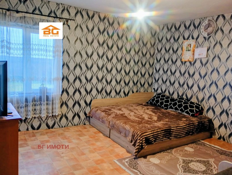 Продава КЪЩА, гр. Вълчи дол, област Варна